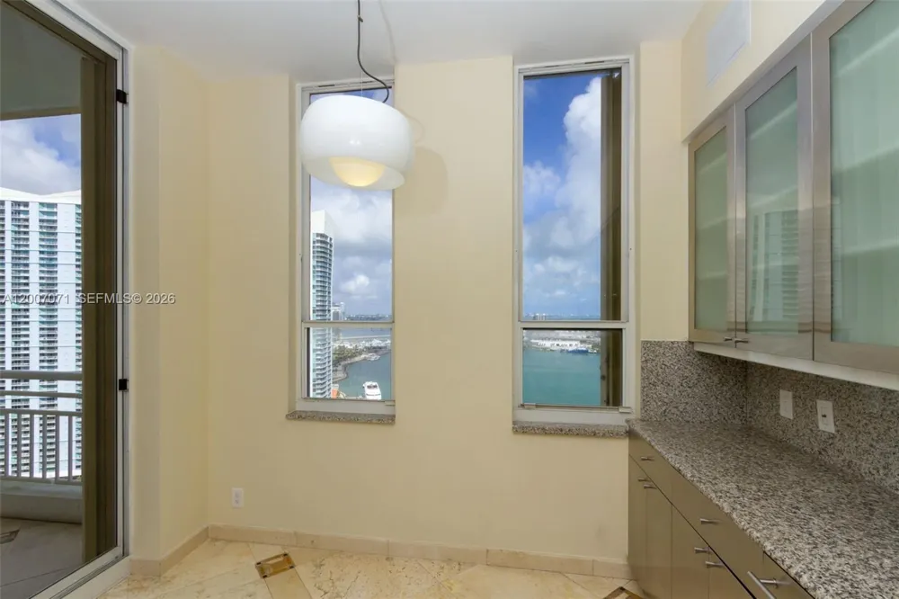 888 Brickell Key Dr #2802 Miami, FL 33131