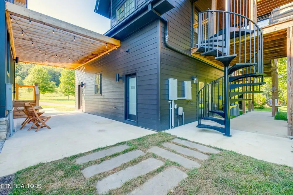 84 Judd Lane Lancaster, TN 38569