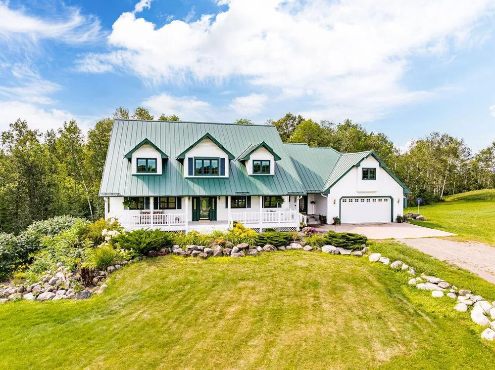 2065 315th Avenue Isle, MN 56342