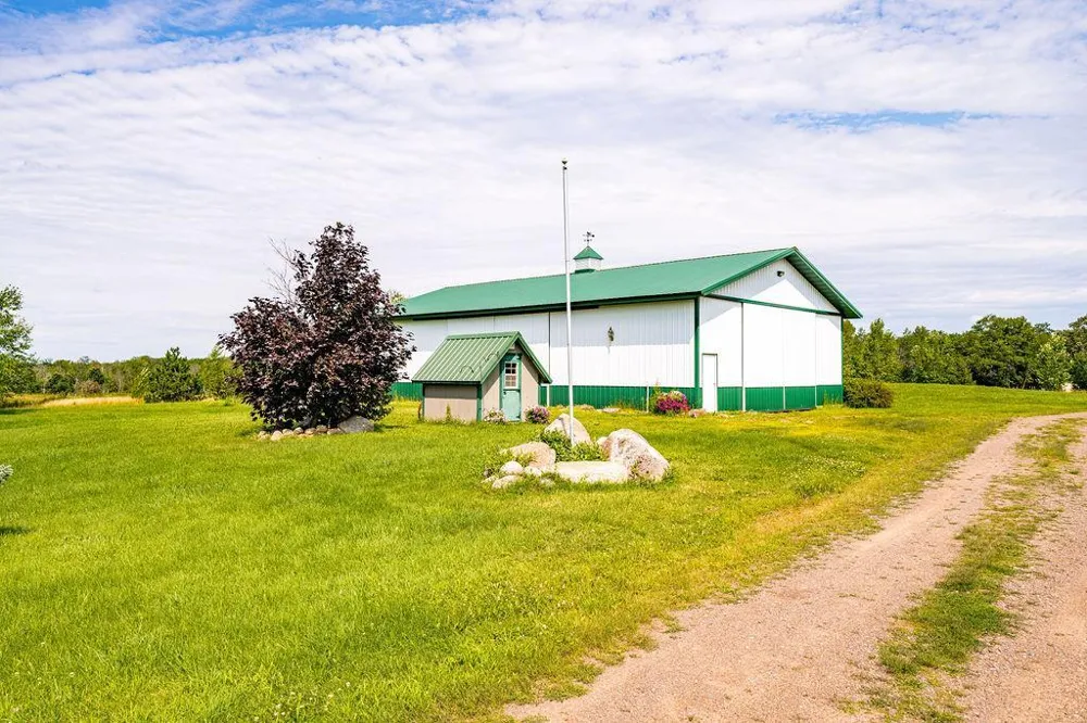 2065 315th Avenue Isle, MN 56342