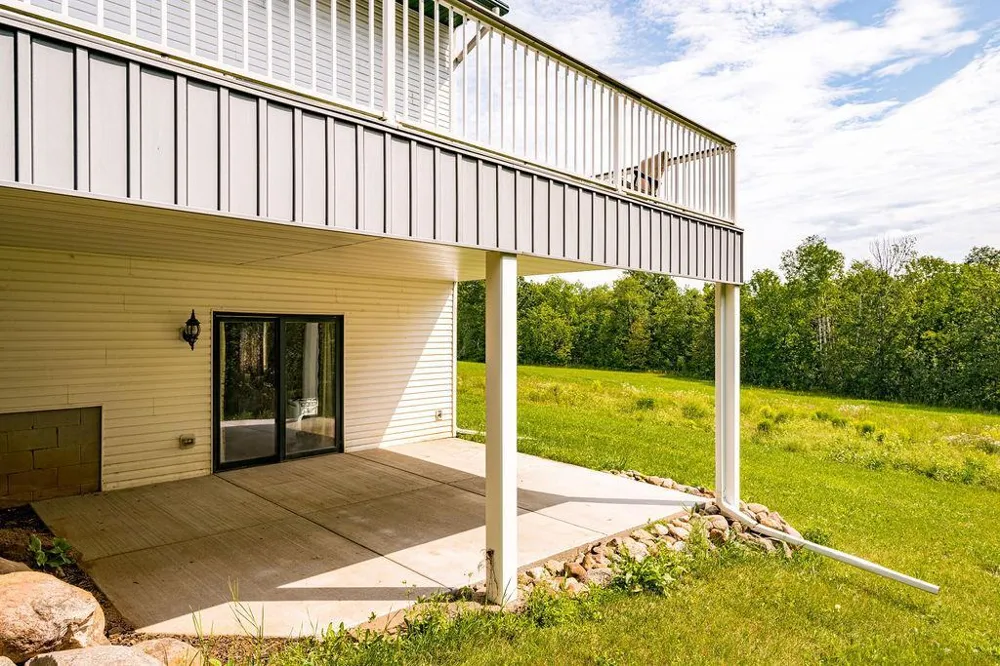 2065 315th Avenue Isle, MN 56342