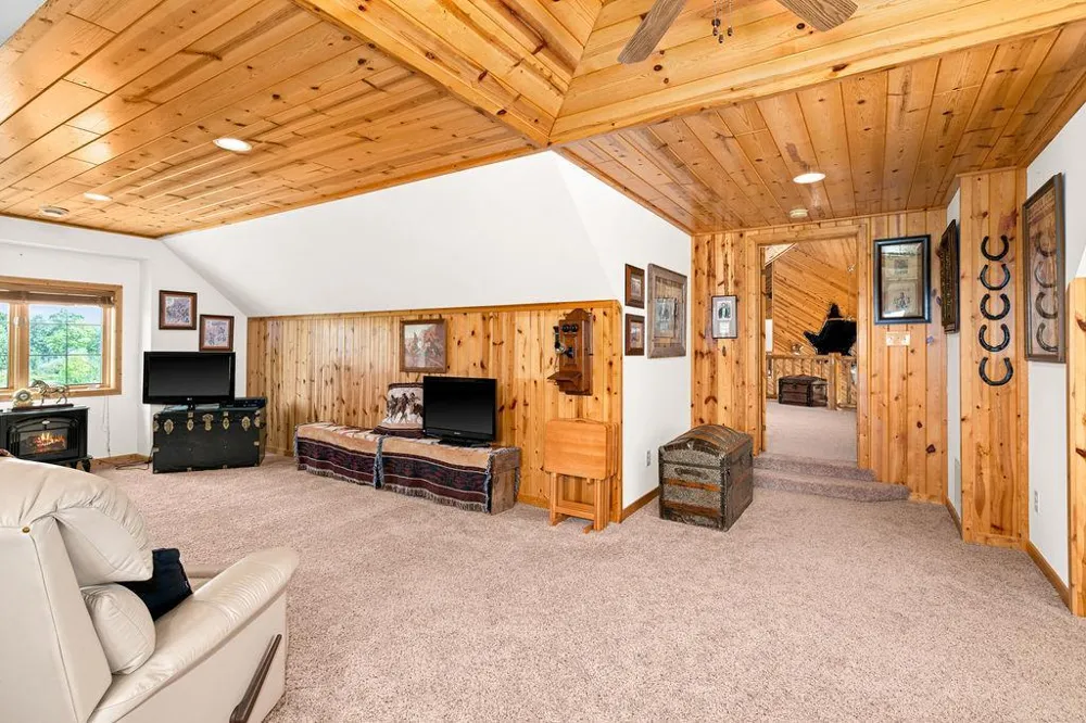 2065 315th Avenue Isle, MN 56342