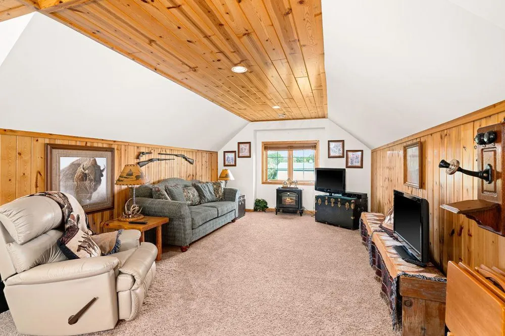 2065 315th Avenue Isle, MN 56342