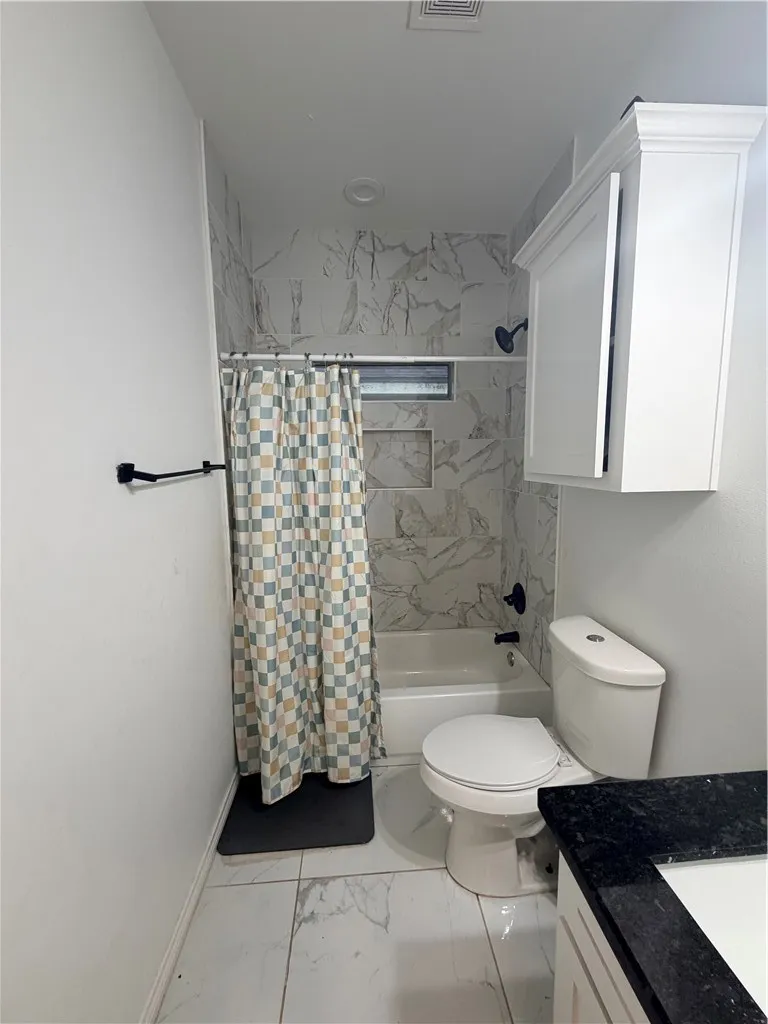 903 W Main Street Alice, TX 78332