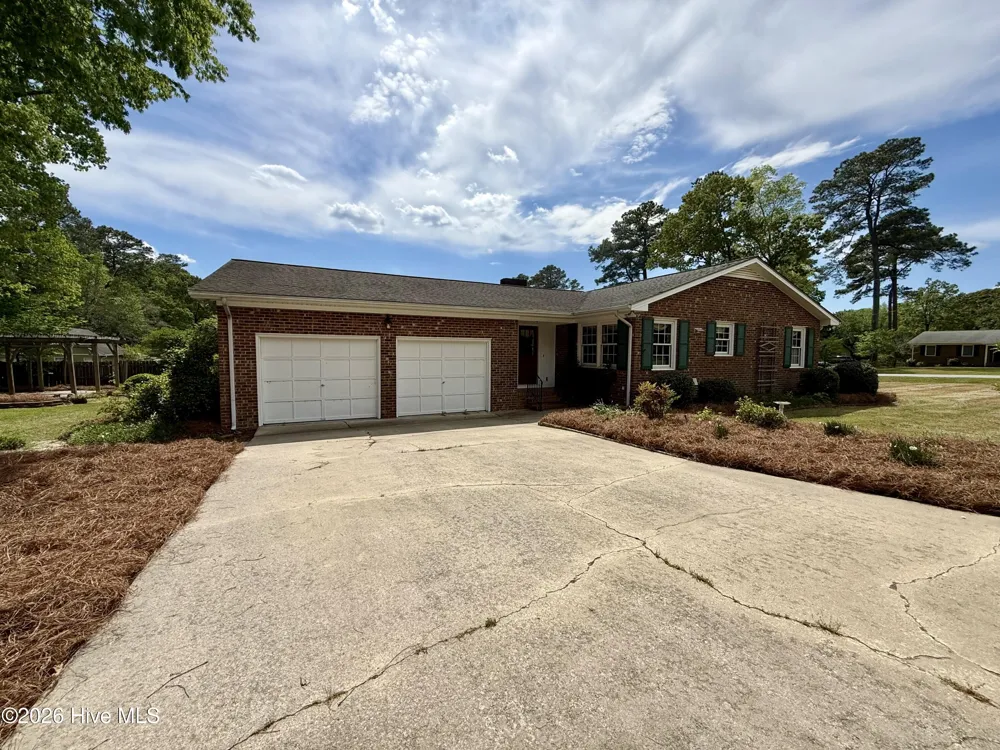 1391 Johnson Drive Williamston, NC 27892