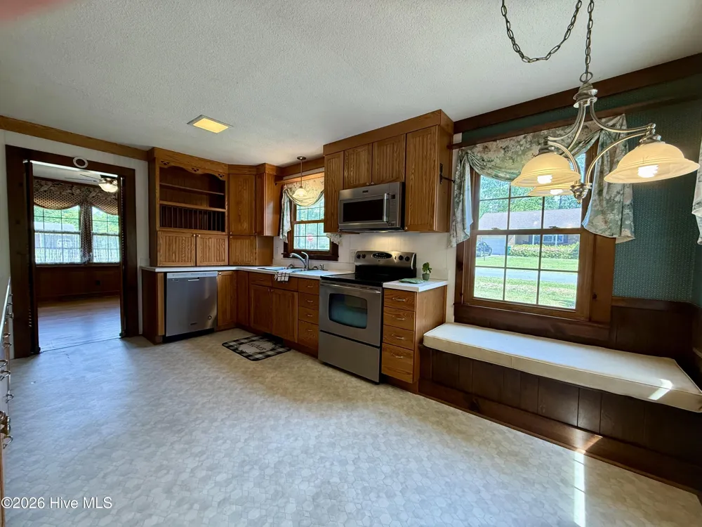 1391 Johnson Drive Williamston, NC 27892