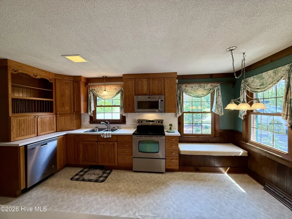 1391 Johnson Drive Williamston, NC 27892