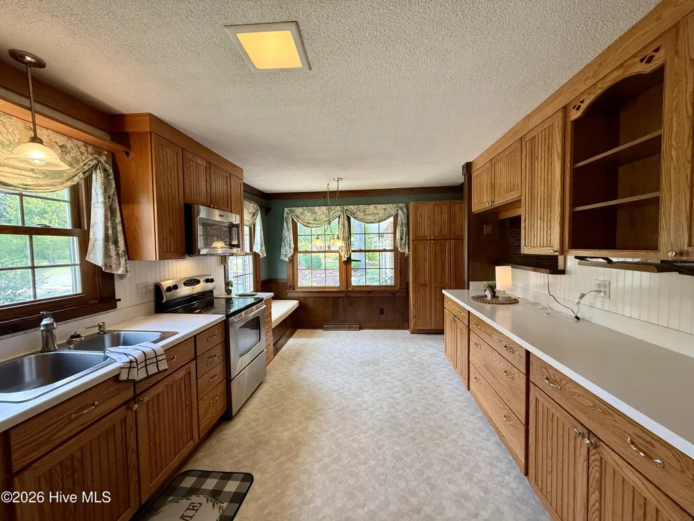 1391 Johnson Drive Williamston, NC 27892