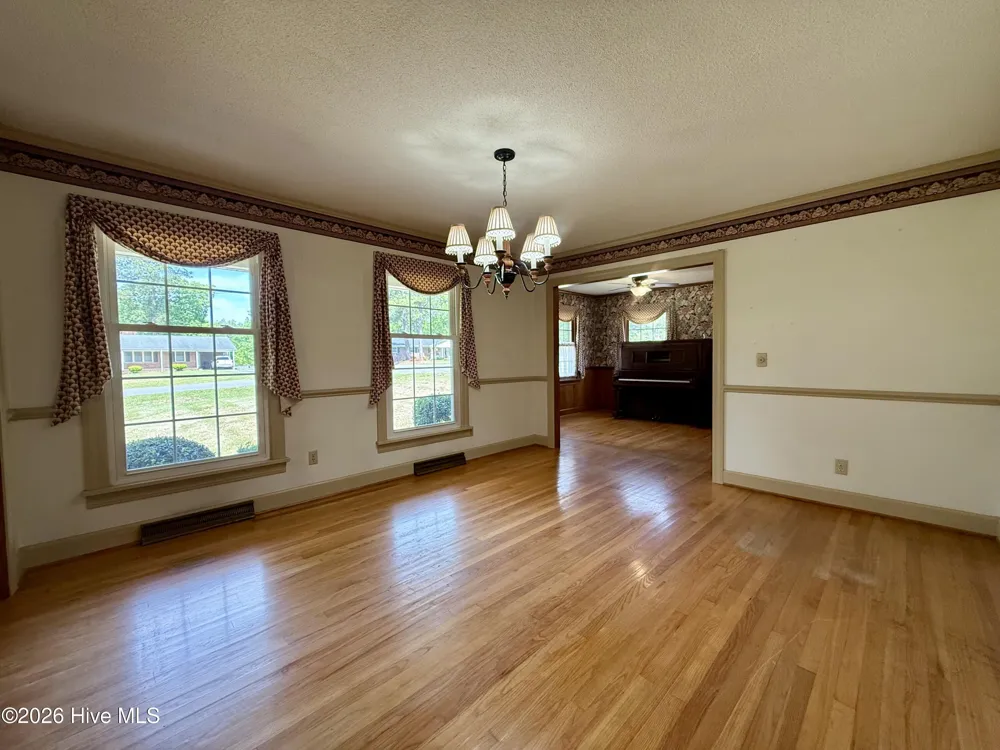 1391 Johnson Drive Williamston, NC 27892