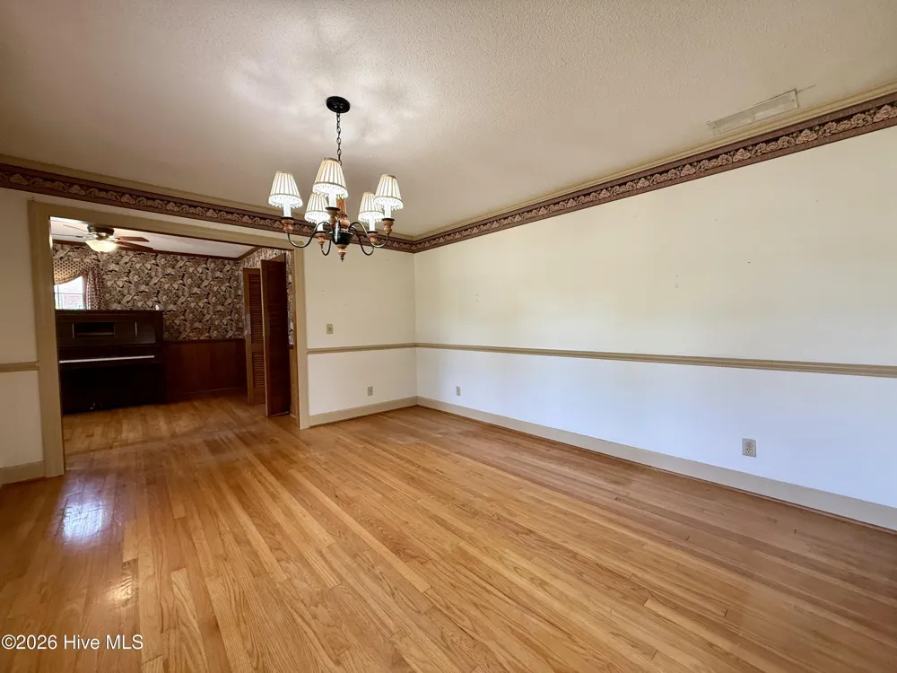 1391 Johnson Drive Williamston, NC 27892