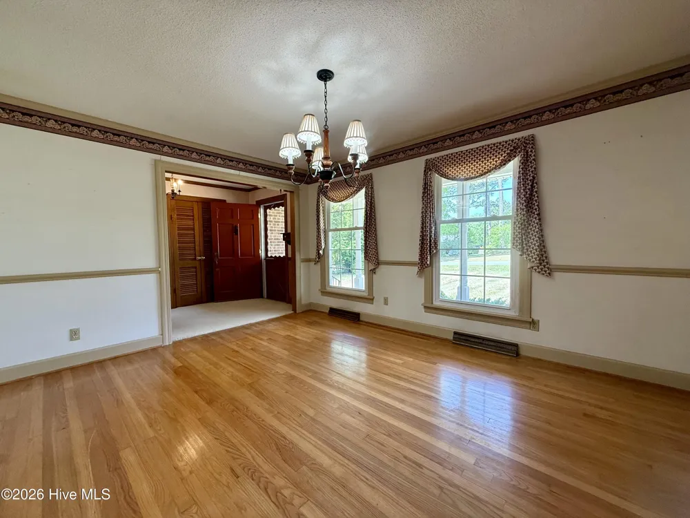 1391 Johnson Drive Williamston, NC 27892