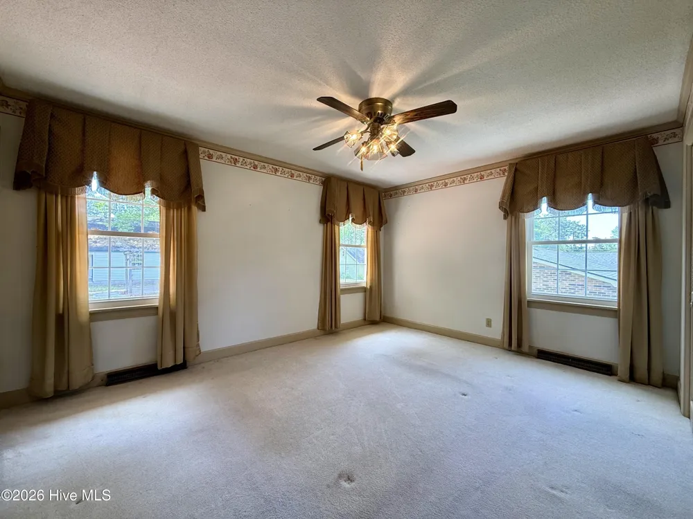 1391 Johnson Drive Williamston, NC 27892