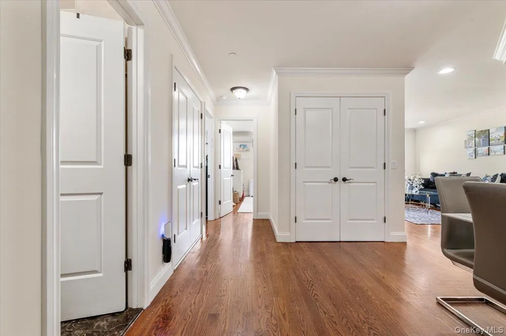 156 Beach 9th Street #4D Far Rockaway, NY 11691
