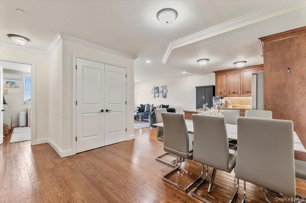 156 Beach 9th Street #4D Far Rockaway, NY 11691
