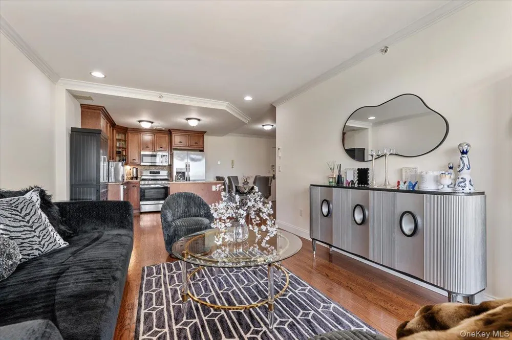 156 Beach 9th Street #4D Far Rockaway, NY 11691