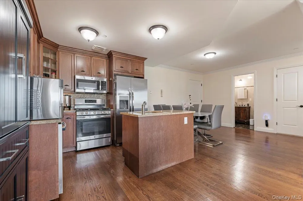 156 Beach 9th Street #4D Far Rockaway, NY 11691