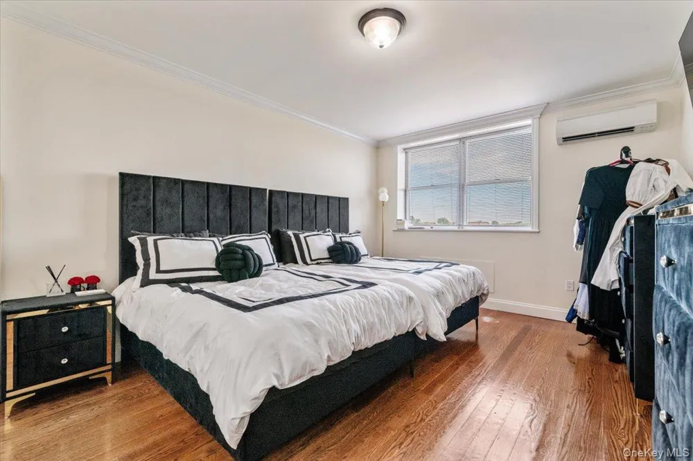 156 Beach 9th Street #4D Far Rockaway, NY 11691