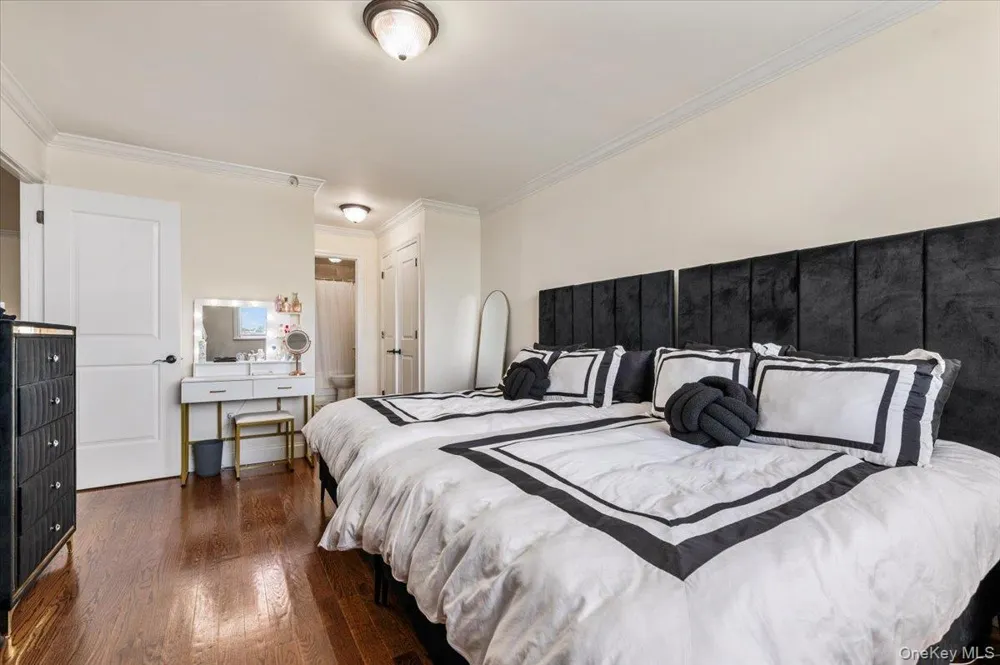 156 Beach 9th Street #4D Far Rockaway, NY 11691