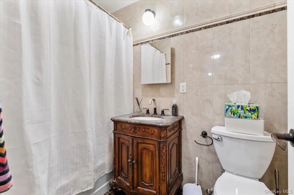 156 Beach 9th Street #4D Far Rockaway, NY 11691