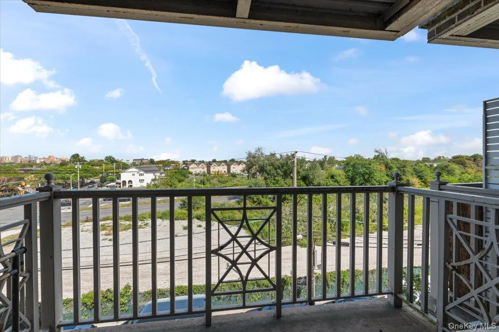 156 Beach 9th Street #4D Far Rockaway, NY 11691