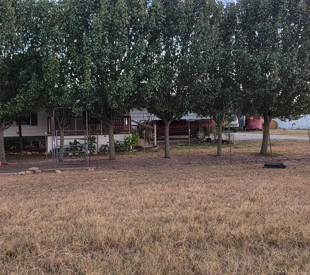 806 Fm 1752 Savoy, TX 75479