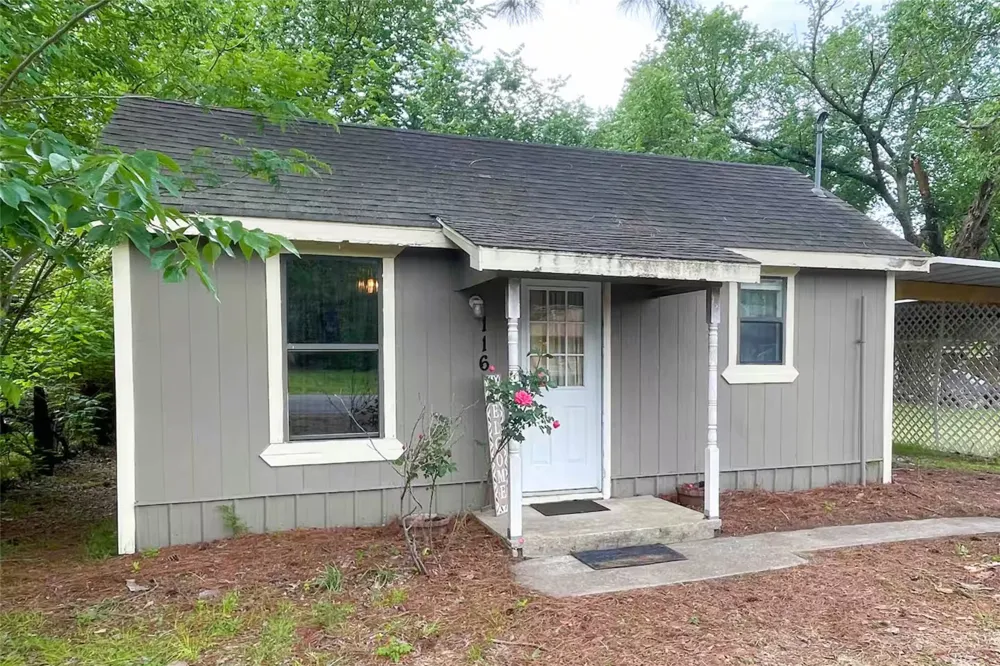 116 E Locust Street Collinsville, TX 76233
