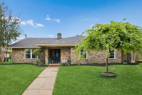 722 Royal Oaks Drive
