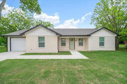 1015 W Park Drive