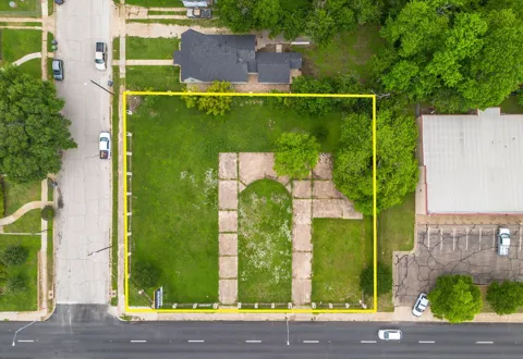 2217 W Waco Drive