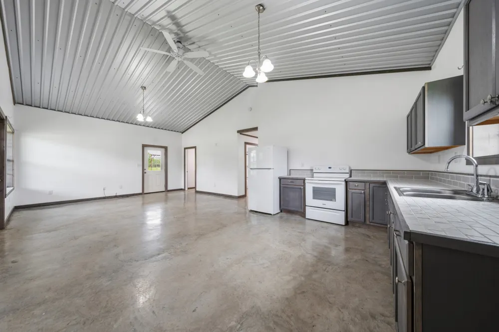 321 Avenue B #B Walnut Springs, TX 76690