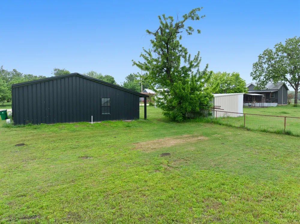 321 Avenue B #B Walnut Springs, TX 76690