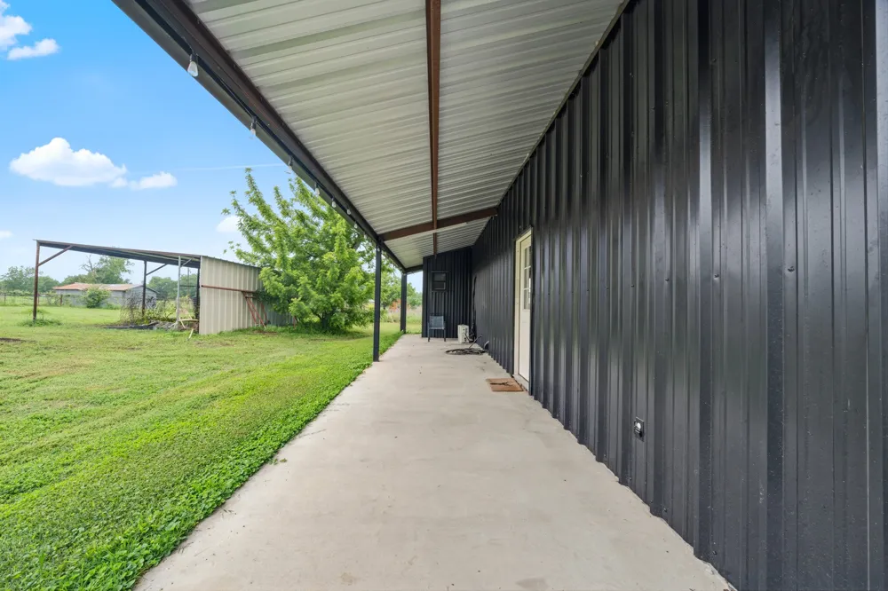 321 Avenue B #B Walnut Springs, TX 76690