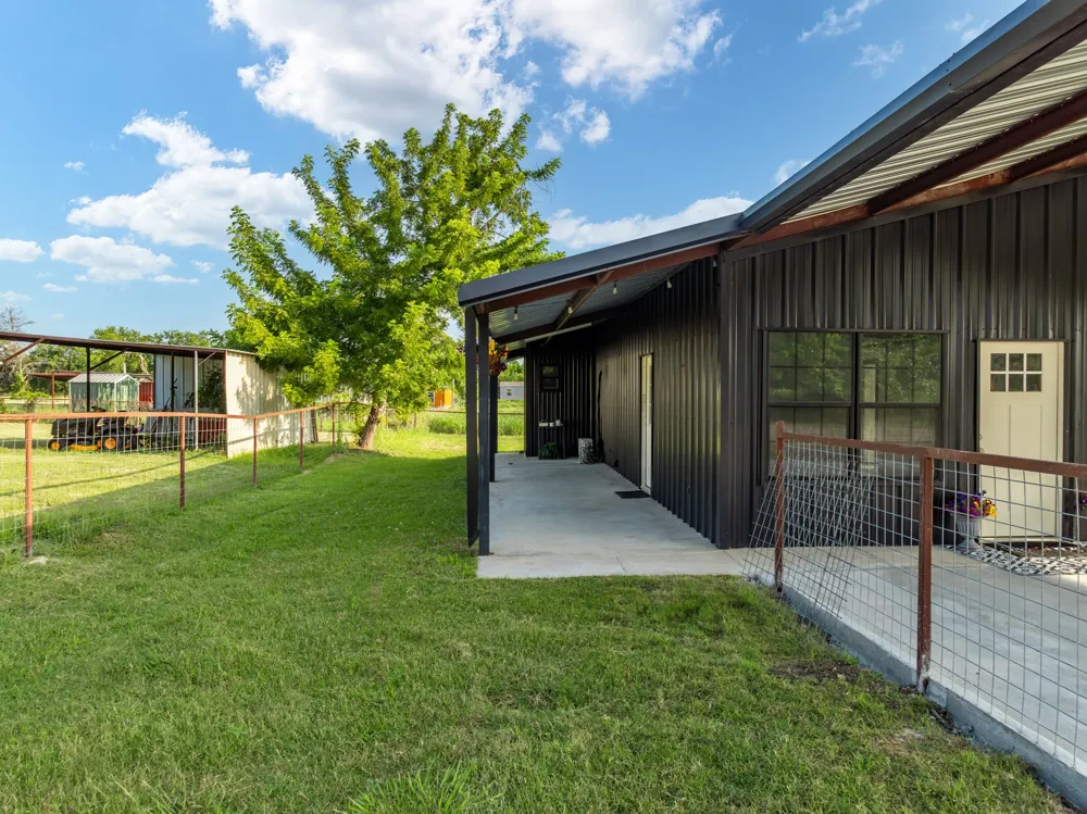 321 Avenue B #B Walnut Springs, TX 76690
