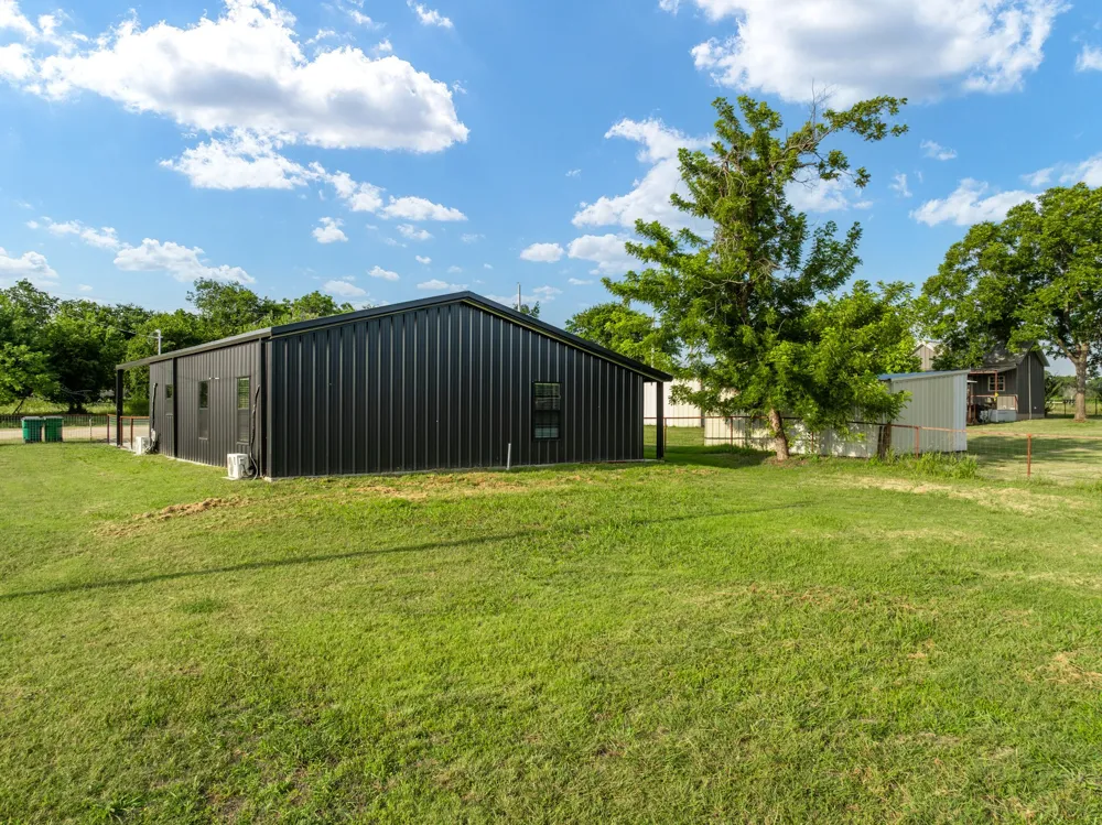 321 Avenue B #B Walnut Springs, TX 76690