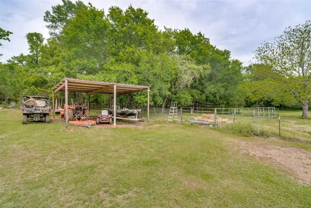 5115 County Road 423 Grandview, TX 76050