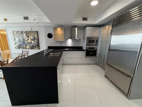 18201 Collins Ave #5105