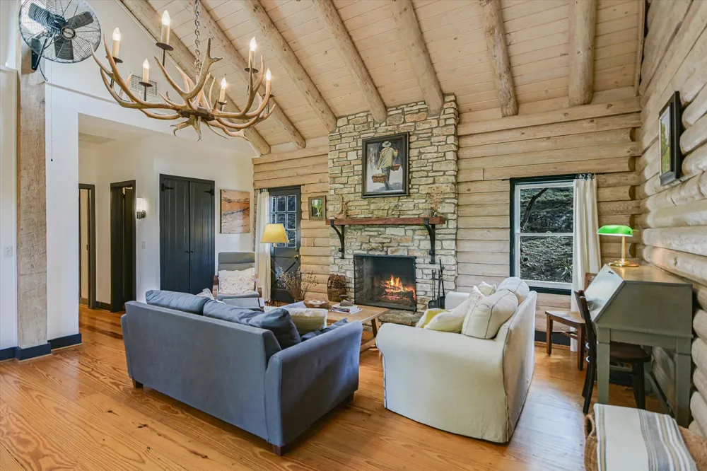 707 Deer Lake Road Wimberley, TX 78676