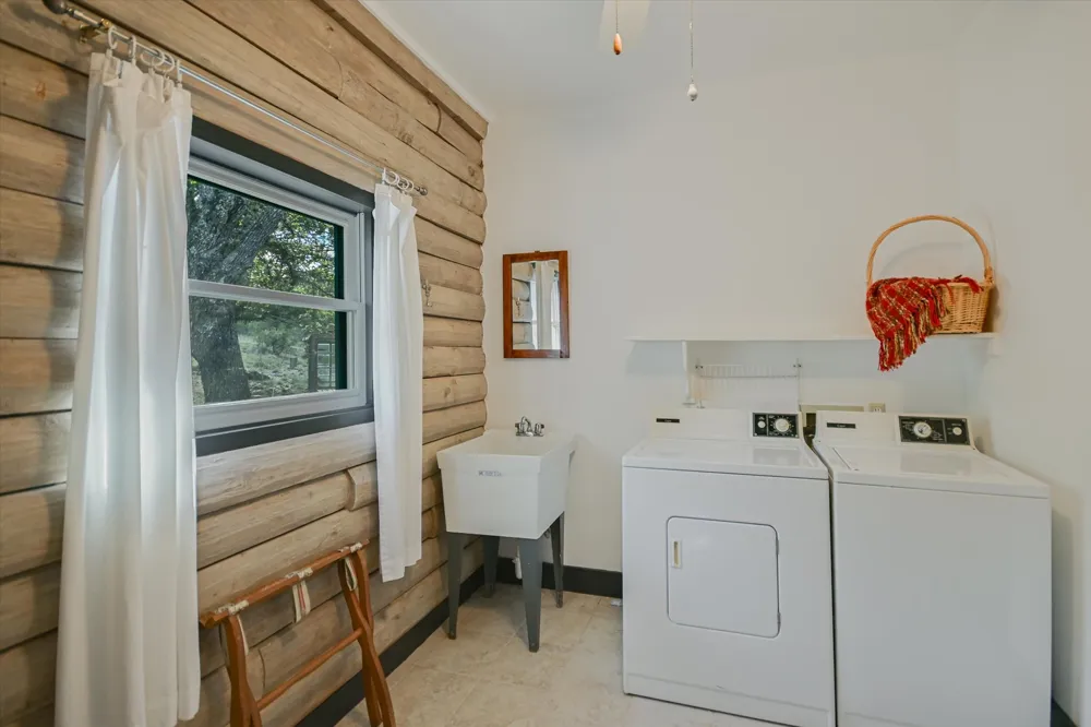 707 Deer Lake Road Wimberley, TX 78676