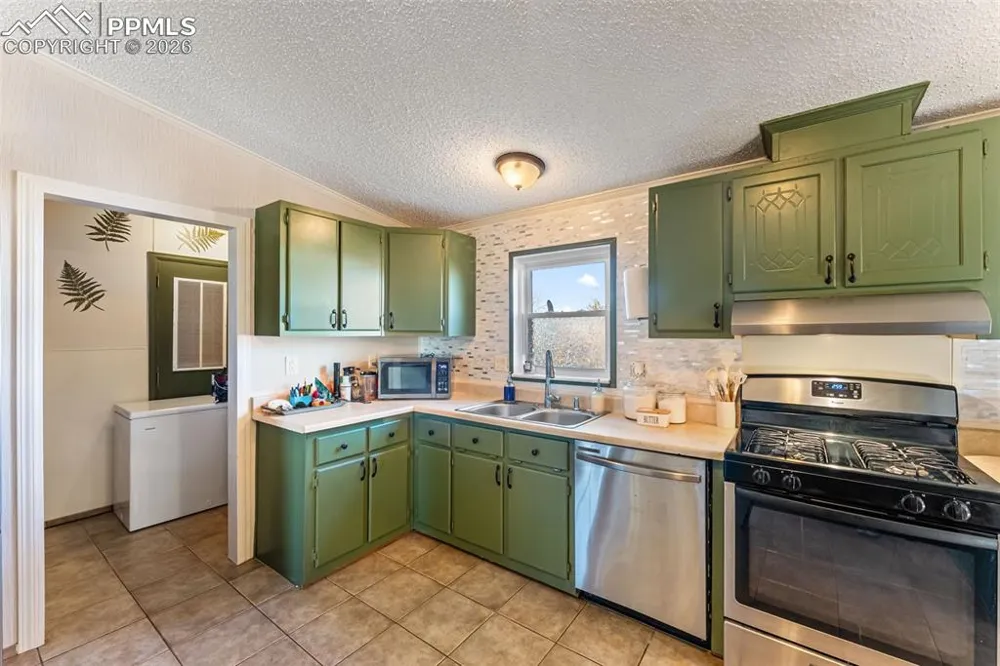 23750 Jayhawk Avenue Colorado Springs, CO 80928
