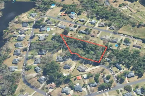 40 Red Maple Court
