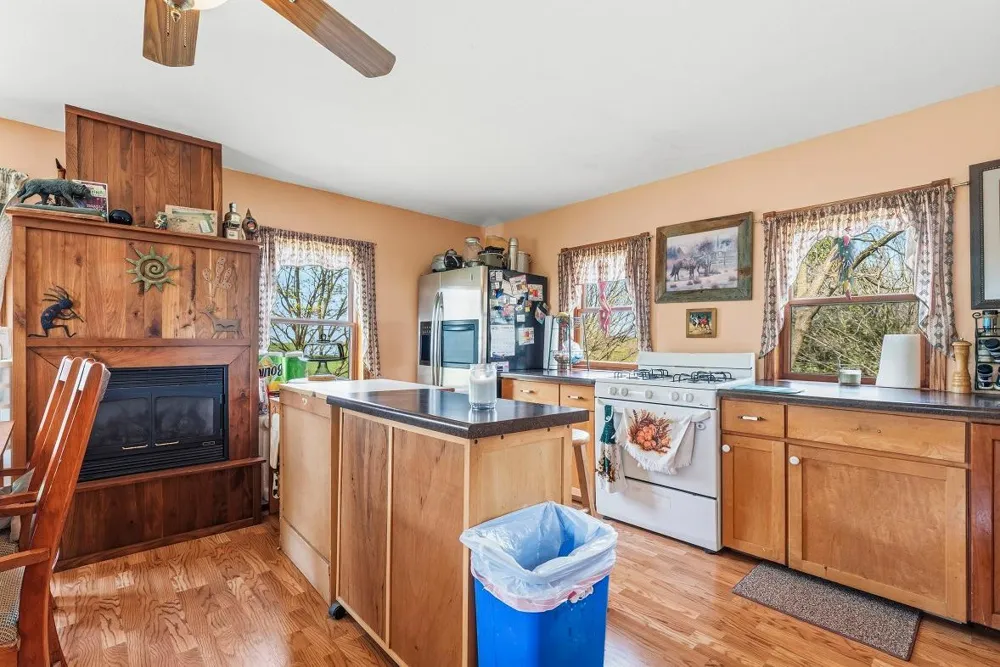 63095 220th Avenue Kellogg, MN 55945