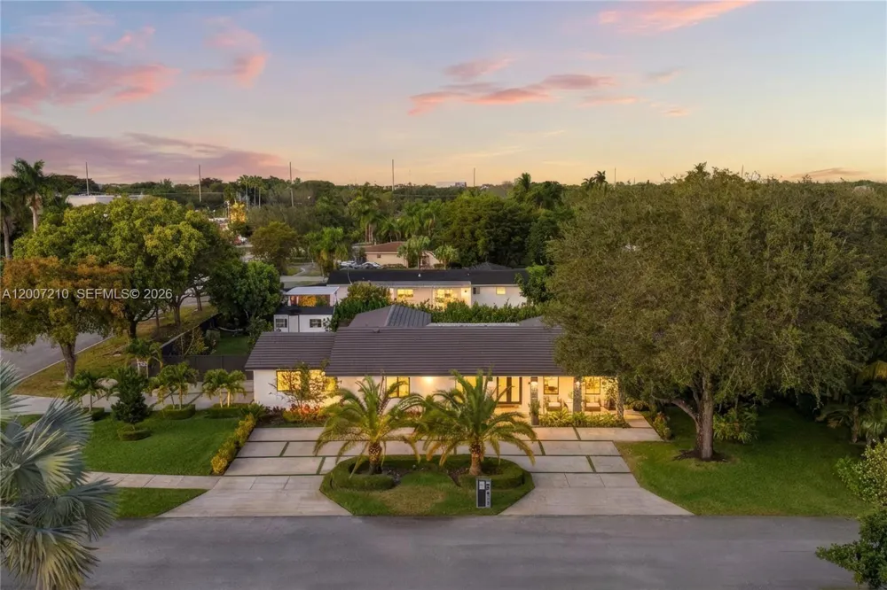 8625 SW 147th St Palmetto Bay, FL 33158