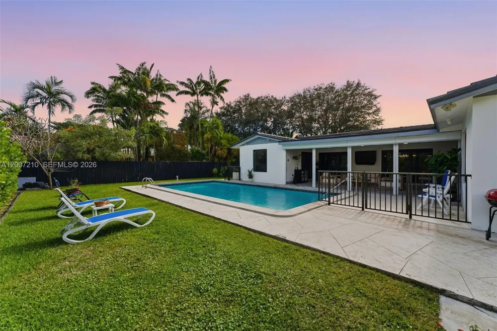 8625 SW 147th St Palmetto Bay, FL 33158
