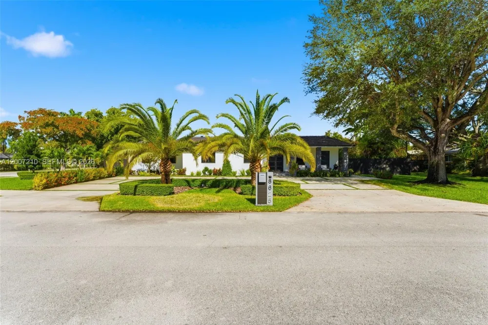 8625 SW 147th St Palmetto Bay, FL 33158