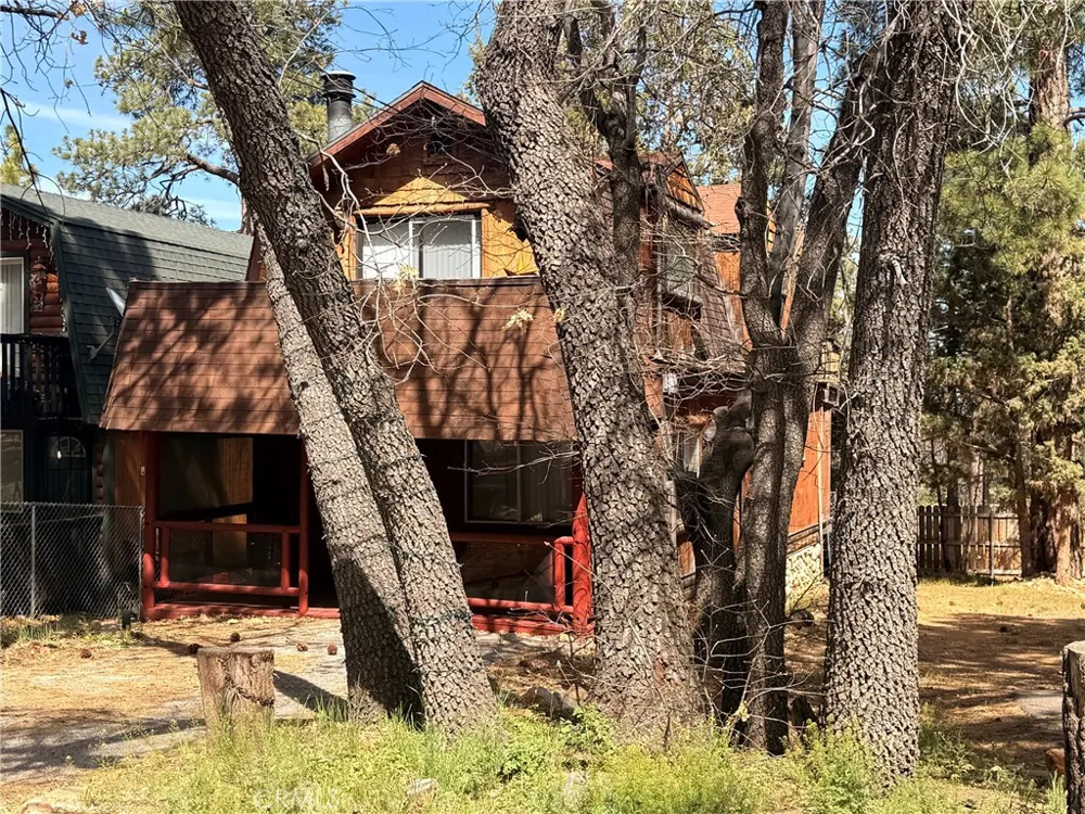 351 Pine Lane Sugarloaf, CA 92386