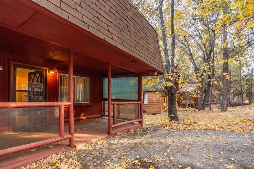 351 Pine Lane Sugarloaf, CA 92386