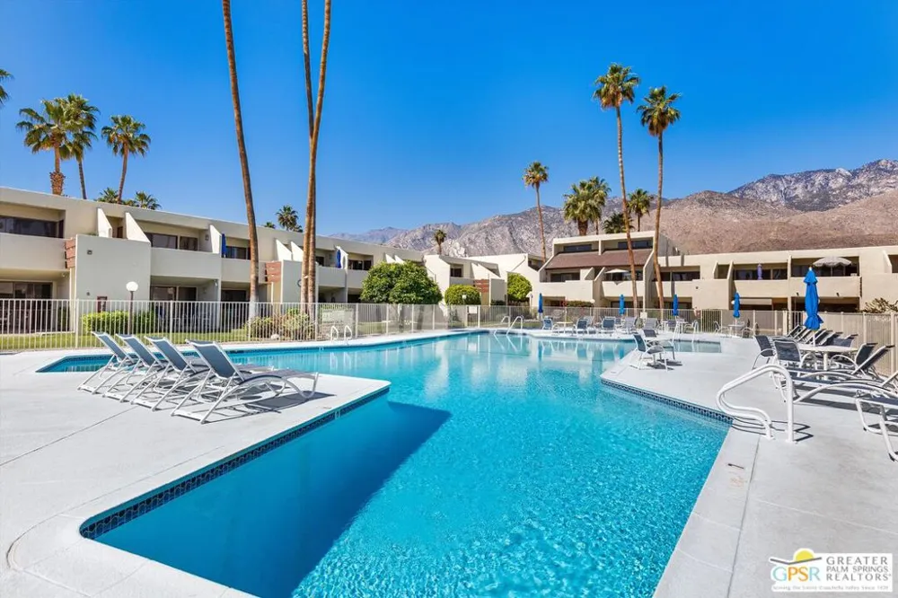 1655 E Palm Canyon Drive #616 Palm Springs, CA 92264