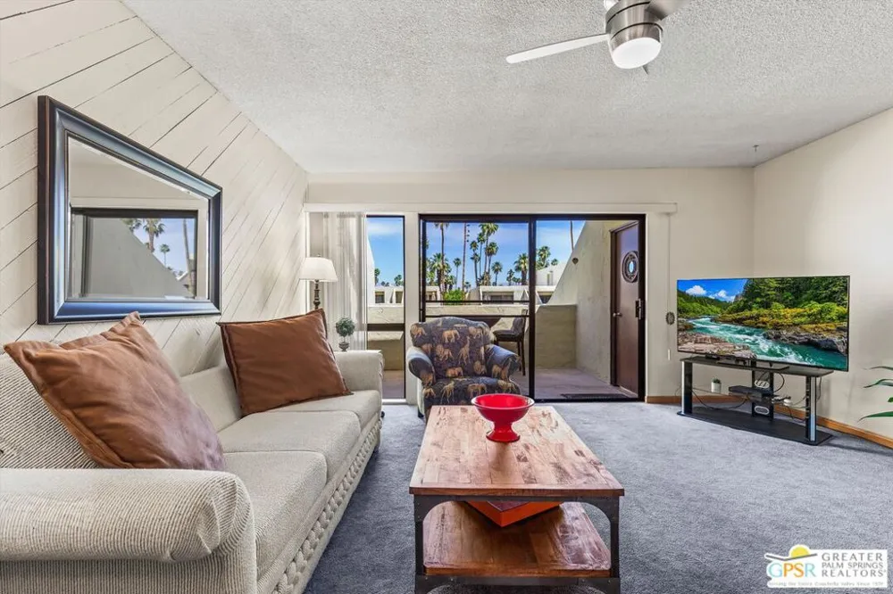 1655 E Palm Canyon Drive #616 Palm Springs, CA 92264
