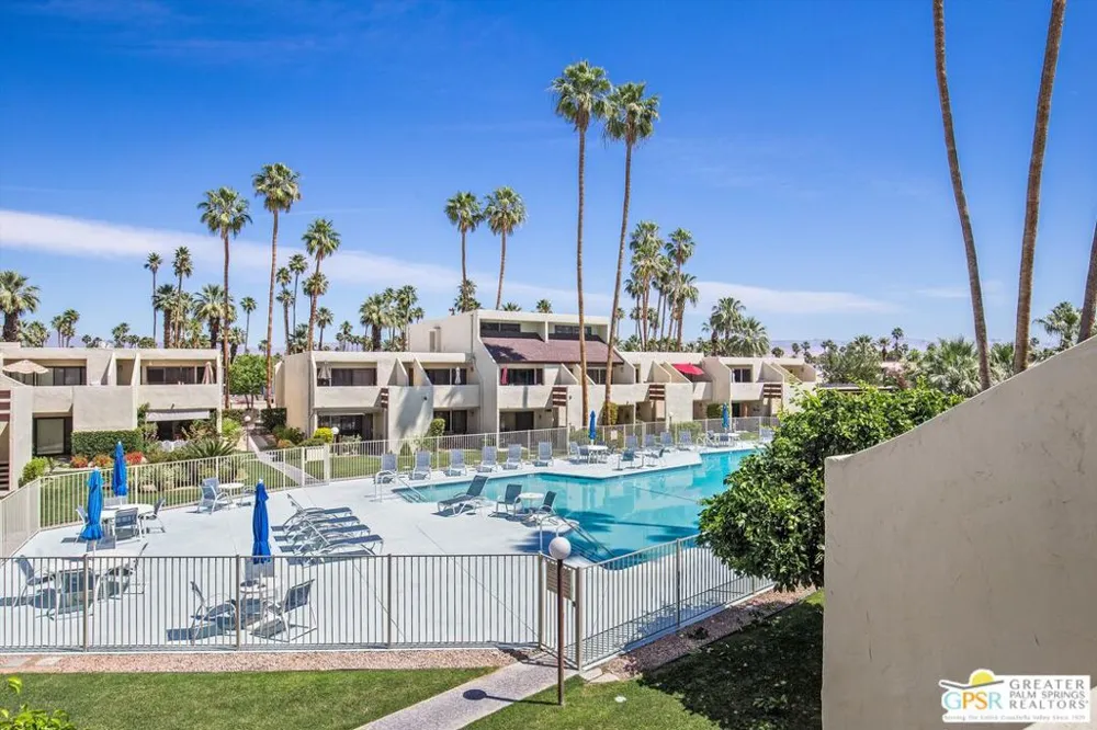 1655 E Palm Canyon Drive #616 Palm Springs, CA 92264
