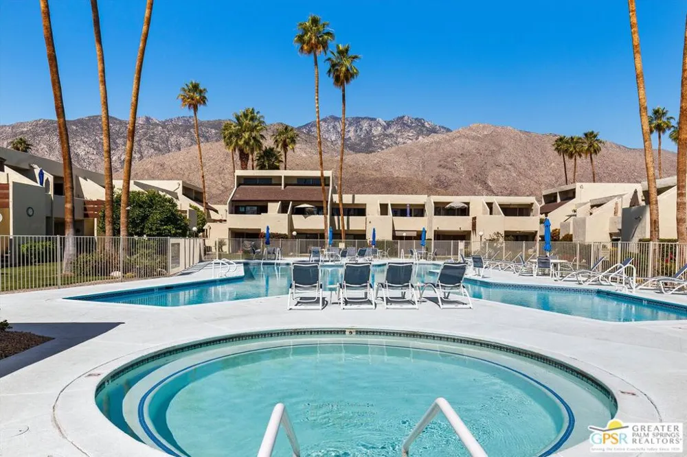 1655 E Palm Canyon Drive #616 Palm Springs, CA 92264